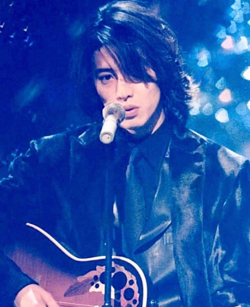 木村拓哉广告伸舌吃饭评论区沦陷 被批刻意扮嫩